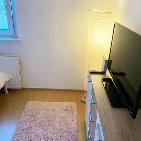 3 Bedroom Apartment In Leverkusen Eksteriør billede