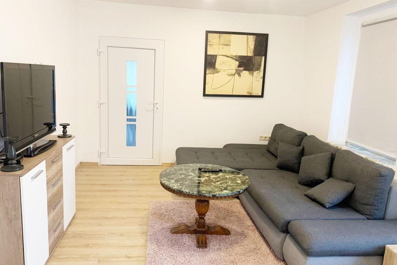 3 Bedroom Apartment In Leverkusen Eksteriør billede