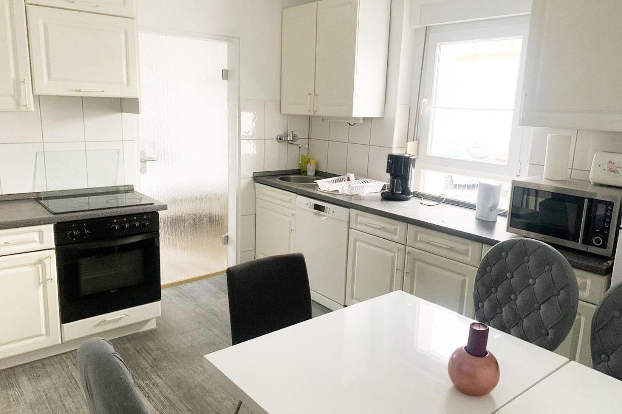 3 Bedroom Apartment In Leverkusen Eksteriør billede