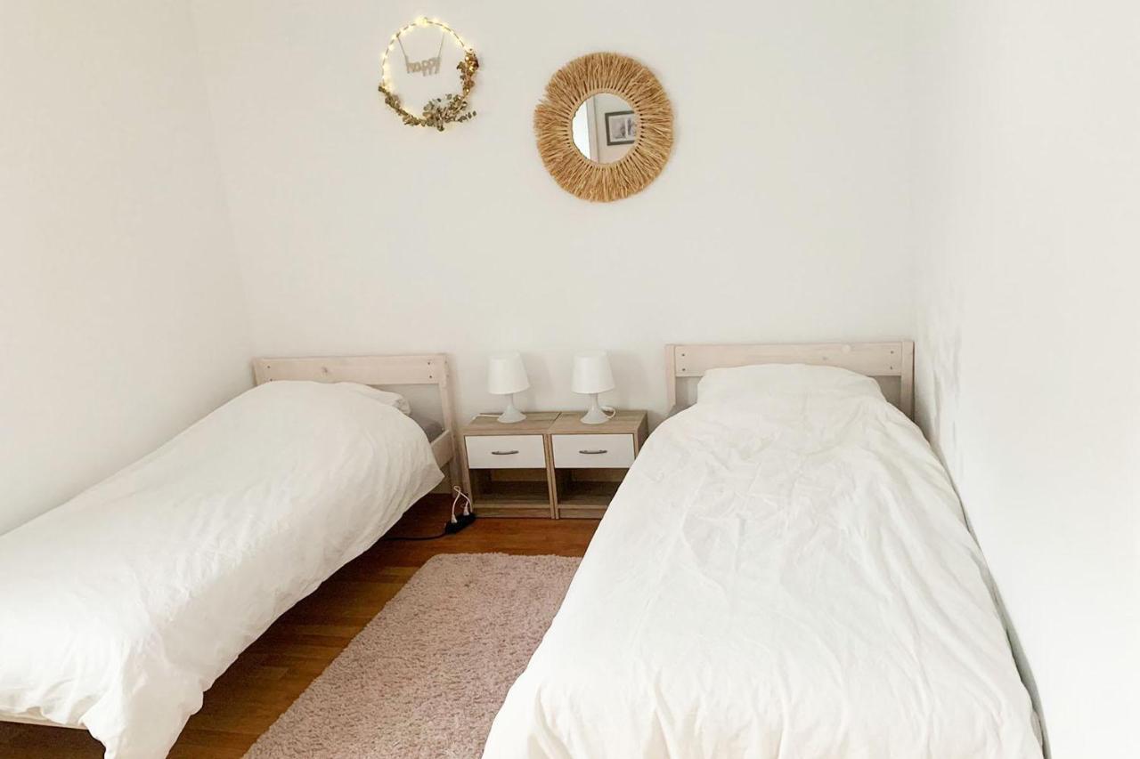 3 Bedroom Apartment In Leverkusen Eksteriør billede