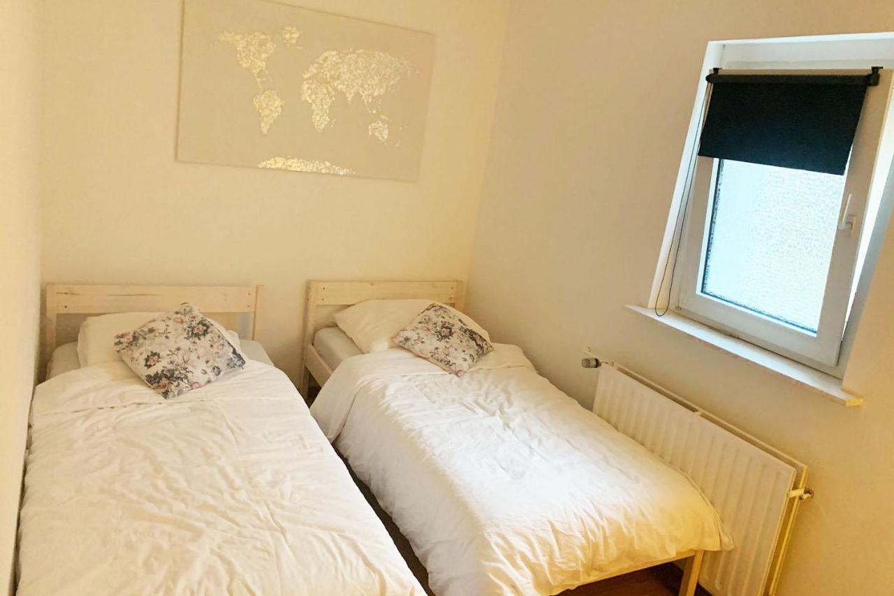 3 Bedroom Apartment In Leverkusen Eksteriør billede