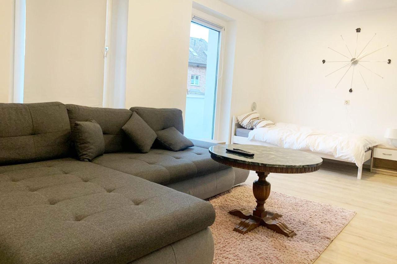3 Bedroom Apartment In Leverkusen Eksteriør billede